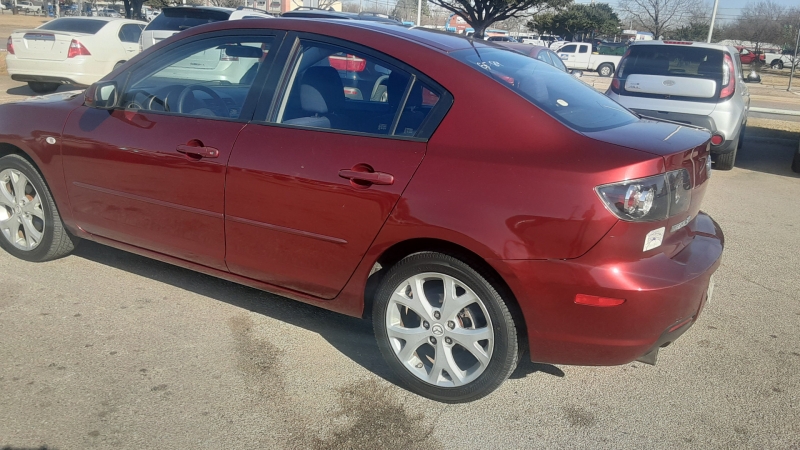Mazda 3 2008 price $2,000