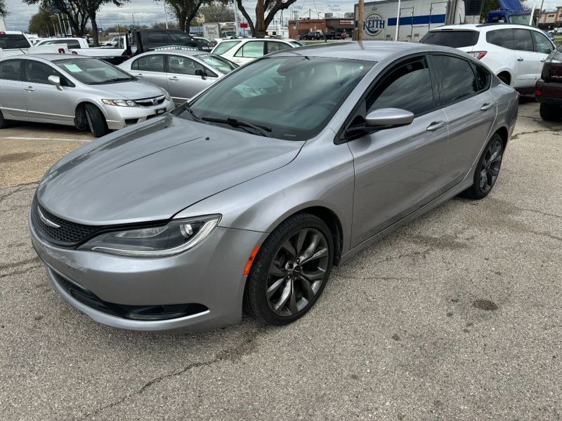 Chrysler 200 2015 price $6,990
