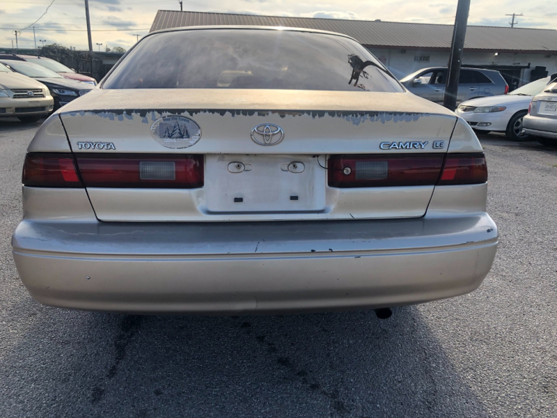 Toyota Camry 1998 price $3,000