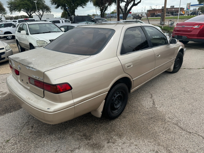 Toyota Camry 1998 price $3,000