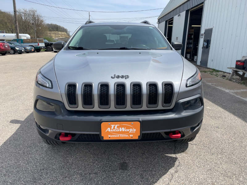 Jeep Cherokee 2015 price $15,990