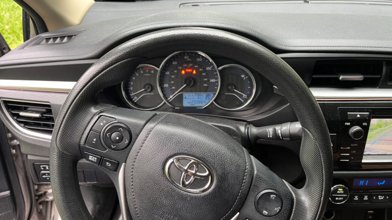 Toyota Corolla 2015 price $7,999