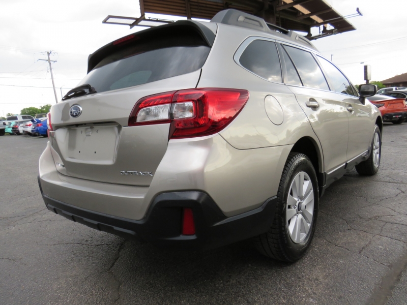 Subaru Outback 2018 price $16,995