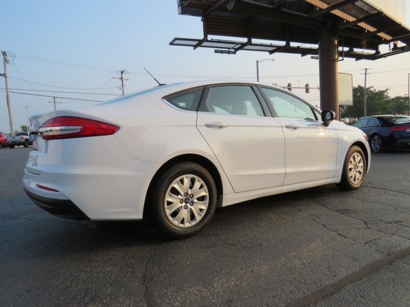 Ford Fusion 2019 price $17,495