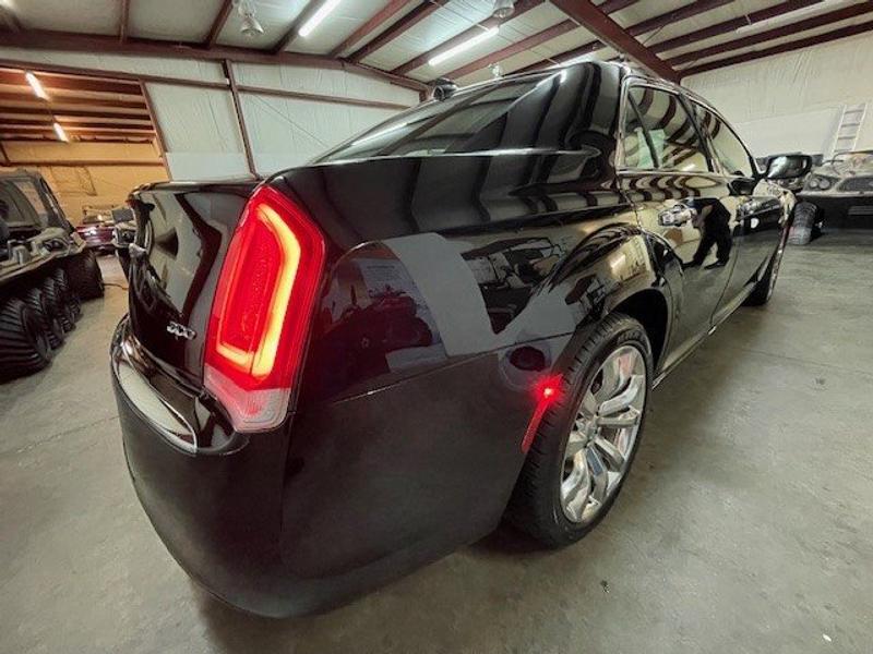 Chrysler 300 2018 price $17,950