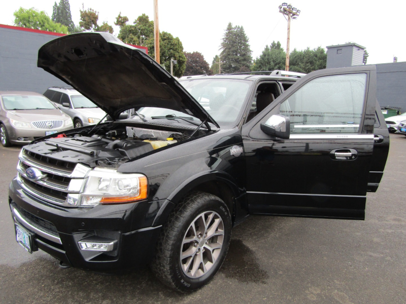 Ford Expedition EL 2016 price $11,977
