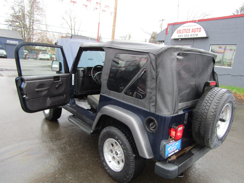 Jeep Wrangler 2004 price $10,977