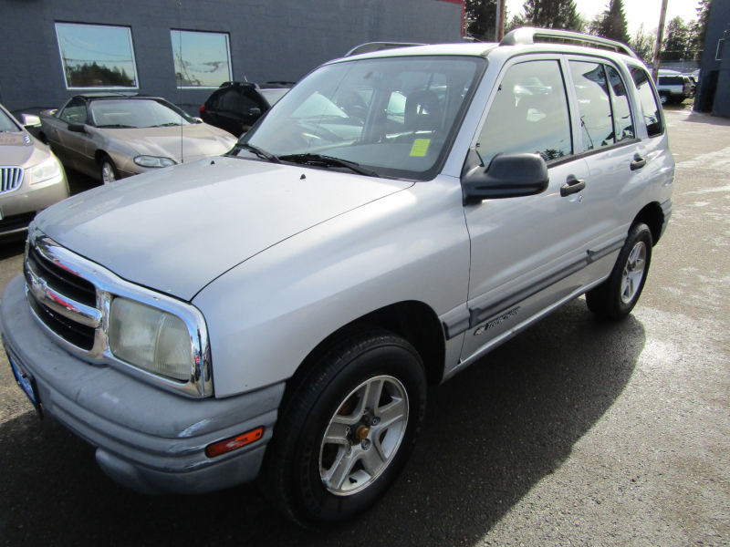 Chevrolet Tracker 2004 price $2,977