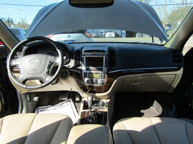 Hyundai Santa Fe 2011 price $8,477