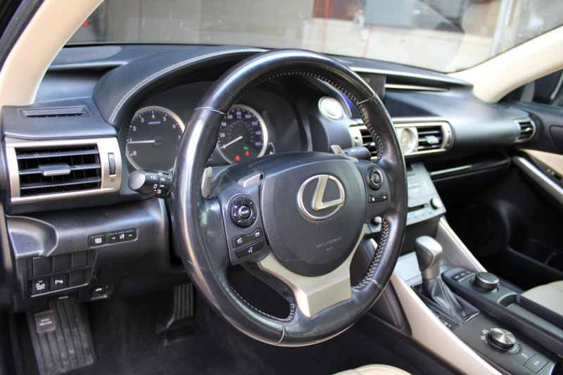 Lexus IS 200t 2016 price $15,995