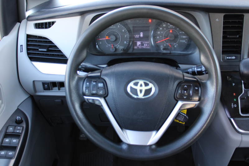 Toyota Sienna 2015 price $10,995