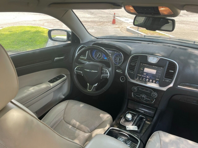 Chrysler 300-Series 2015 price $18,995