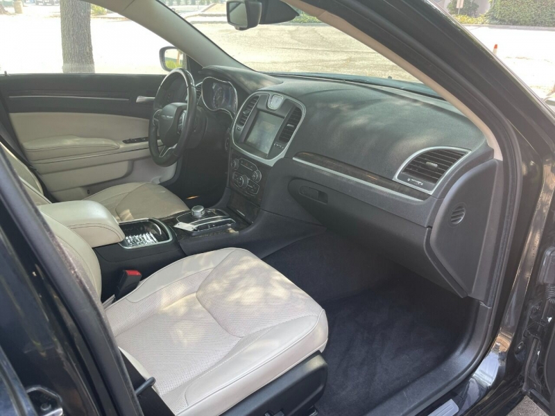 Chrysler 300-Series 2015 price $18,995