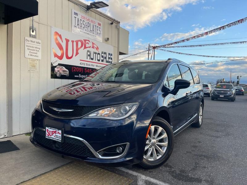 Chrysler Pacifica 2018 price $21,995