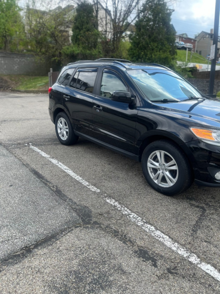 Hyundai Santa Fe 2011 price $6,995