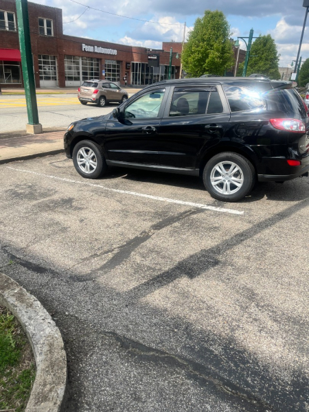 Hyundai Santa Fe 2011 price $6,995