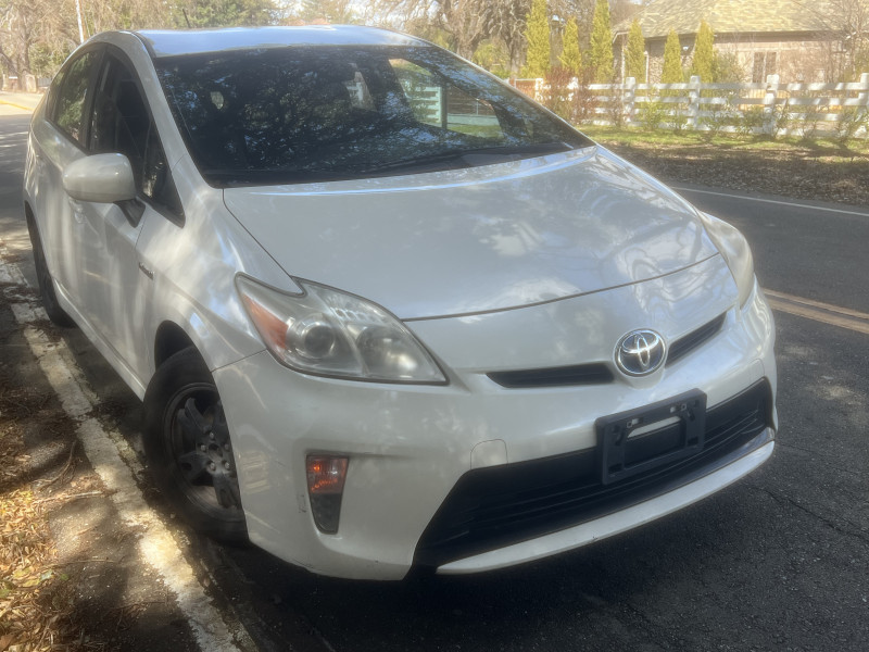 Toyota Prius 2012 price $6,900