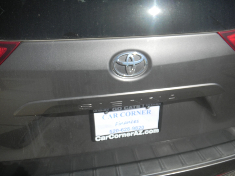 Toyota Sienna 2015 price $14,792