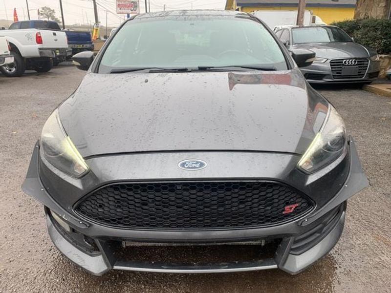 Ford Focus 2018 price $17,995
