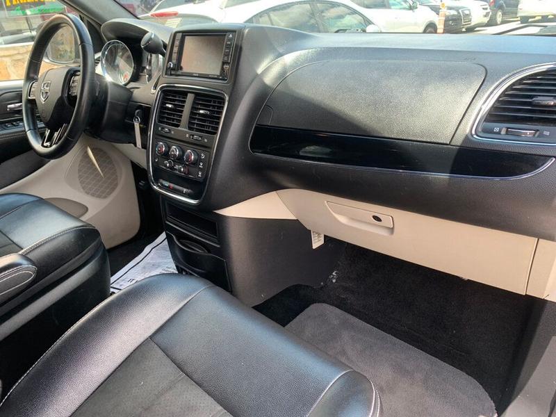 Dodge Grand Caravan 2019 price $29,995