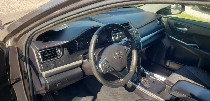 Toyota Camry 2015 price $13,990