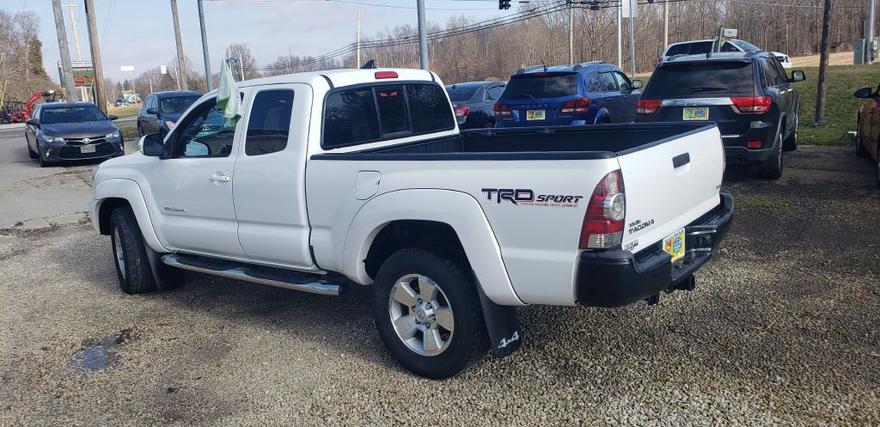 Toyota Tacoma 2014 price $17,900
