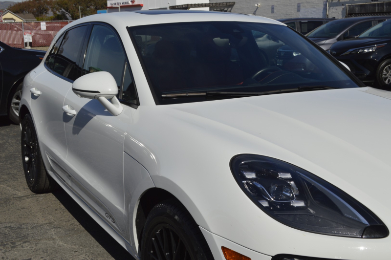 Porsche Macan 2018 price $48,880