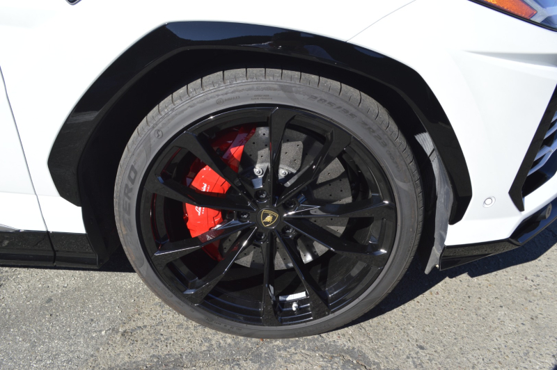Lamborghini Urus 2020 price $238,880