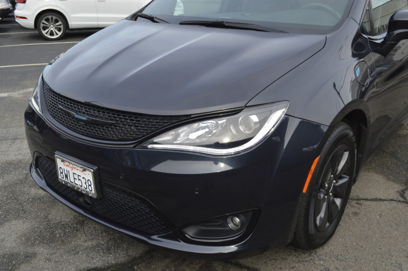 Chrysler Pacifica 2020 price $34,990