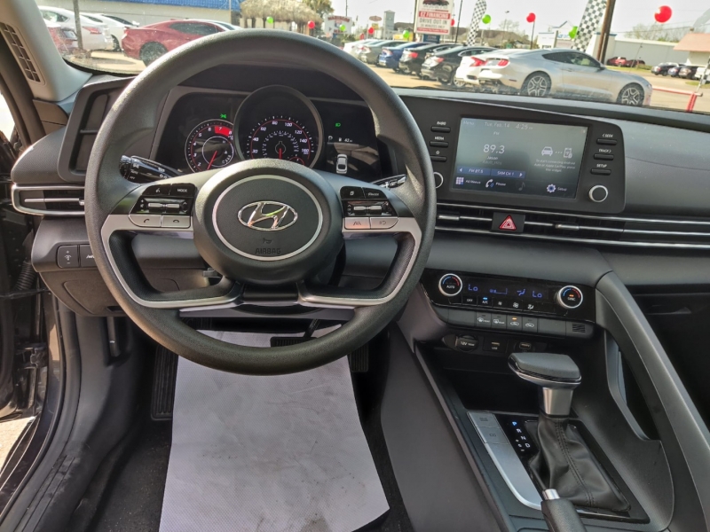 Hyundai Elantra 2021 price $4,200