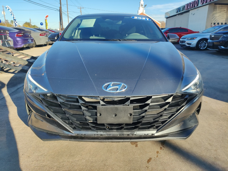 Hyundai Elantra 2021 price $3,600