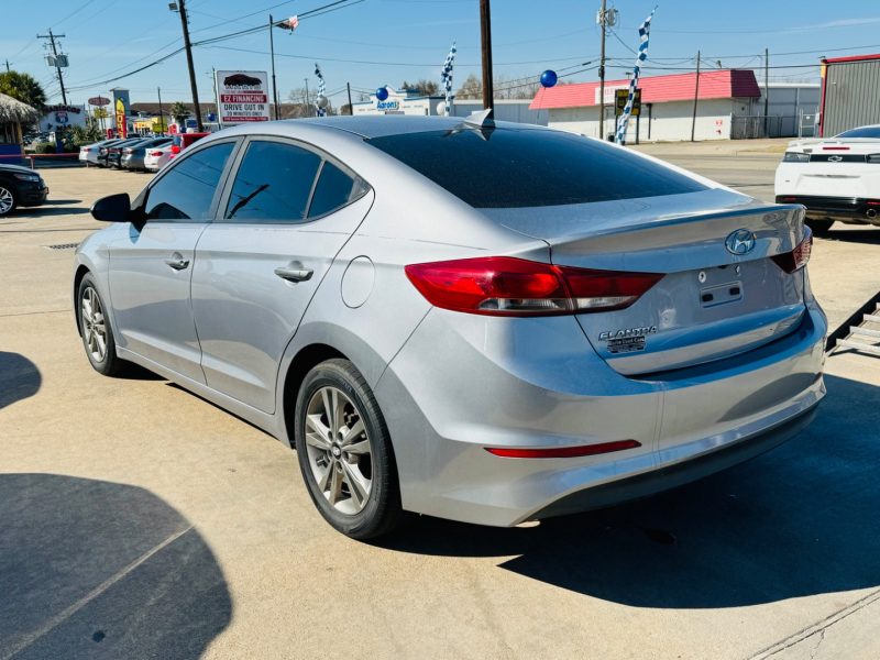 Hyundai Elantra 2017 price $2,000