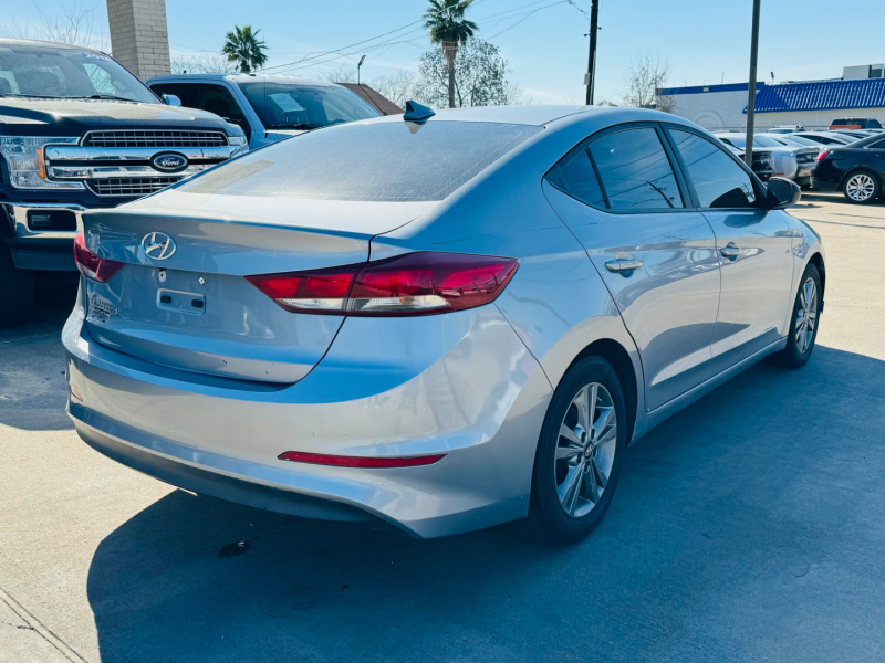 Hyundai Elantra 2017 price $2,000