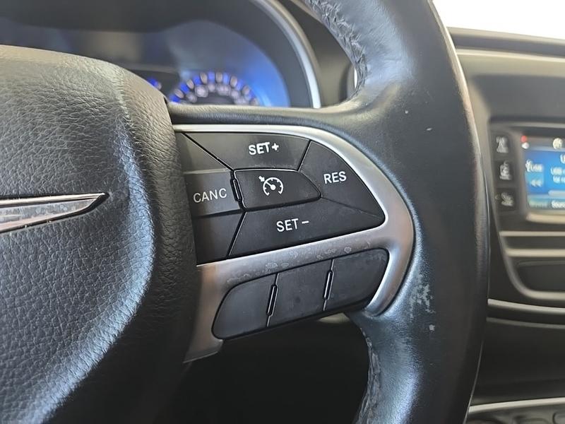 Chrysler 200 2015 price $10,777