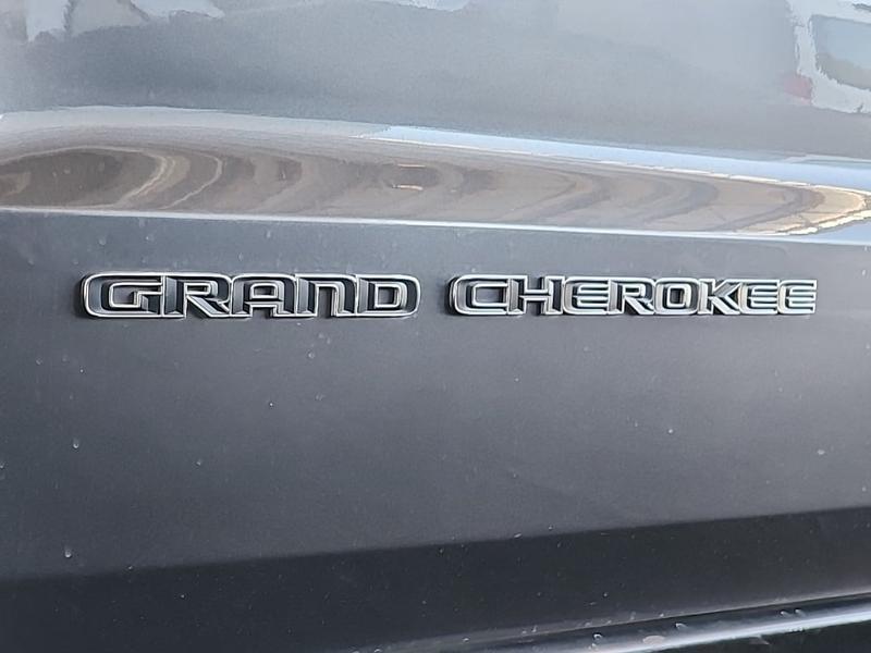 Jeep Grand Cherokee 2018 price $17,477