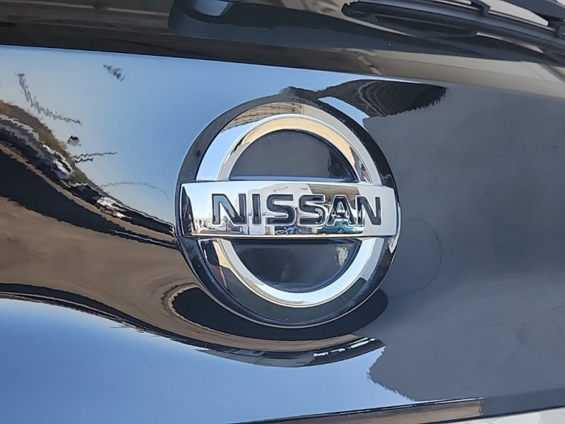 Nissan LEAF 2022 price $14,877