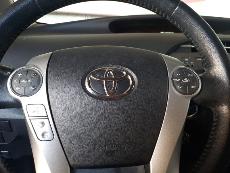 Toyota Prius 2014 price $13,977