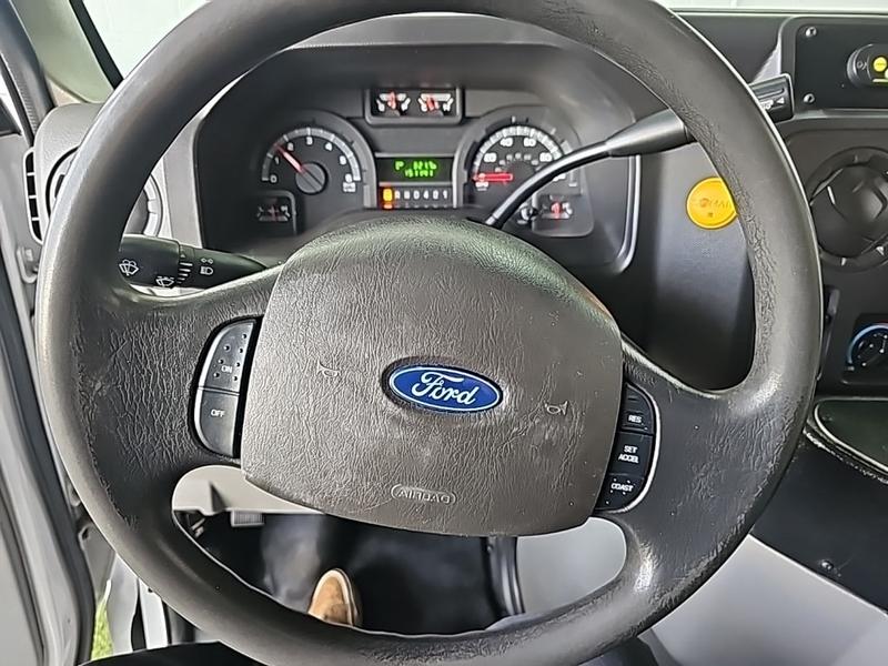 Ford E-350 Cutaway 2017 price $26,877