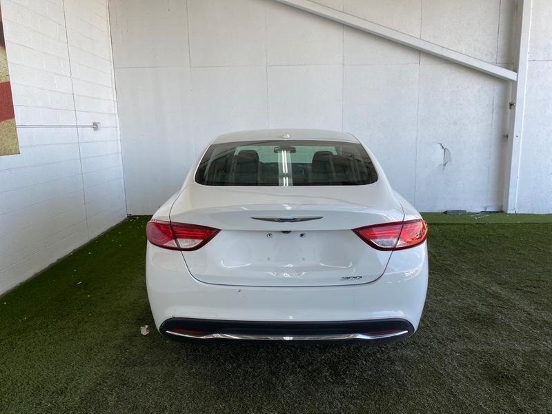 Chrysler 200 2015 price $9,877