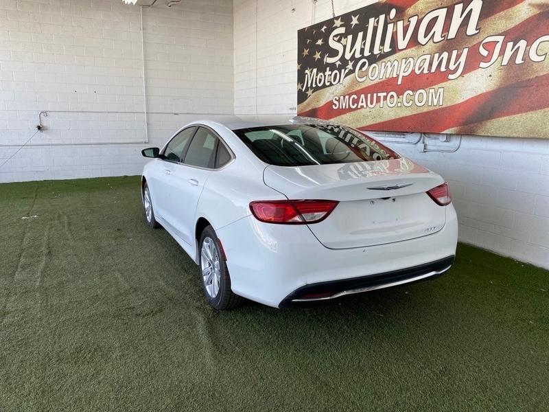 Chrysler 200 2015 price $9,877