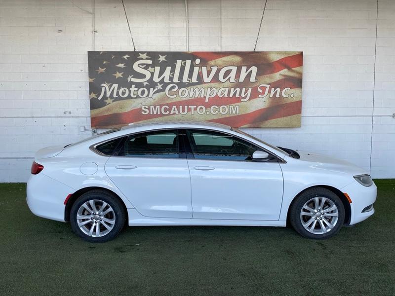 Chrysler 200 2015 price $9,877