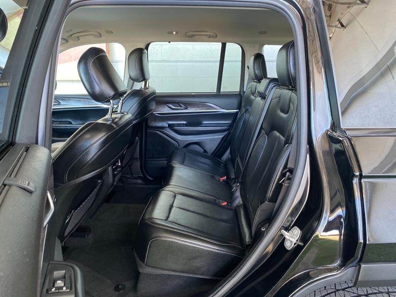 Jeep Grand Cherokee 2023 price $36,877