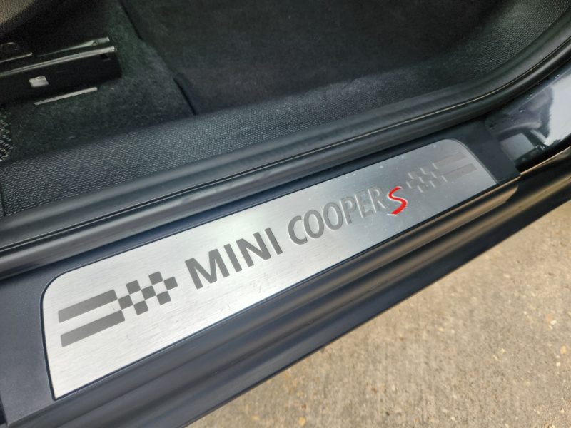 Mini Cooper Countryman 2013 price $11,900