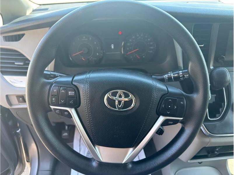 Toyota Sienna 2017 price $22,999