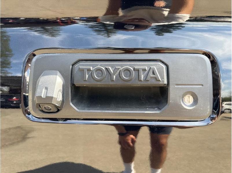 Toyota Tacoma 2022 price $29,999