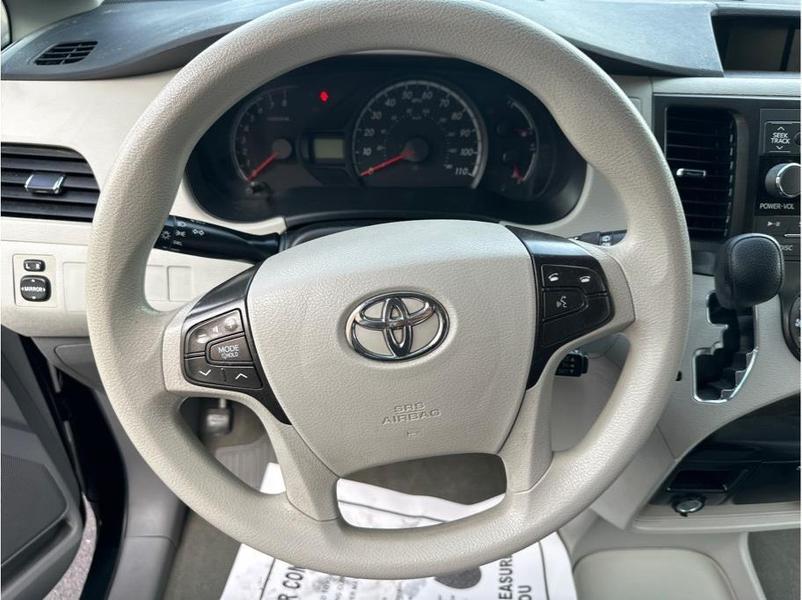 Toyota Sienna 2014 price $16,999