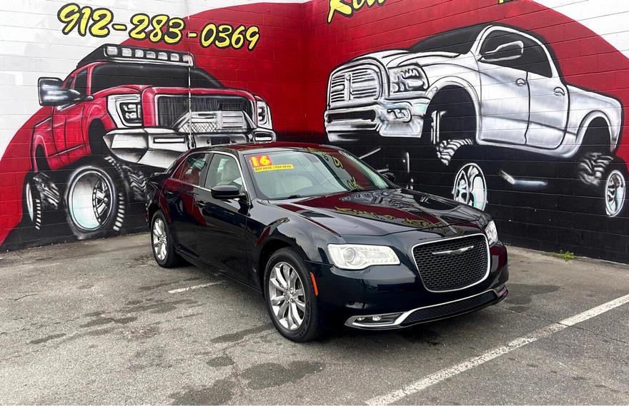 Chrysler 300 2016 price $14,900