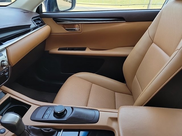 Lexus ES 2018 price $27,916