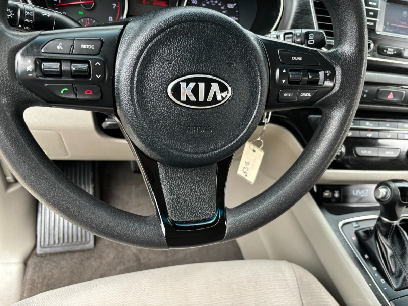 Kia Sedona 2015 price $5,495