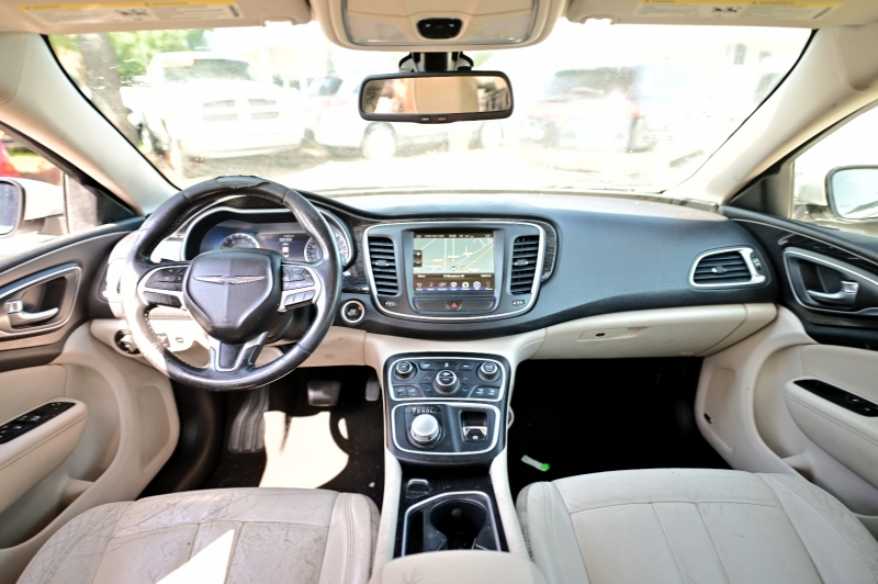 Chrysler 200 2015 price $7,950